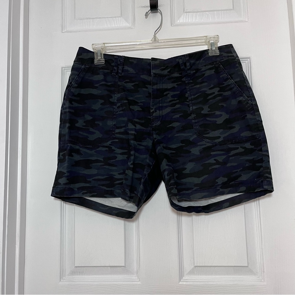 Land N Sea Blue Camo Women’s Shorts